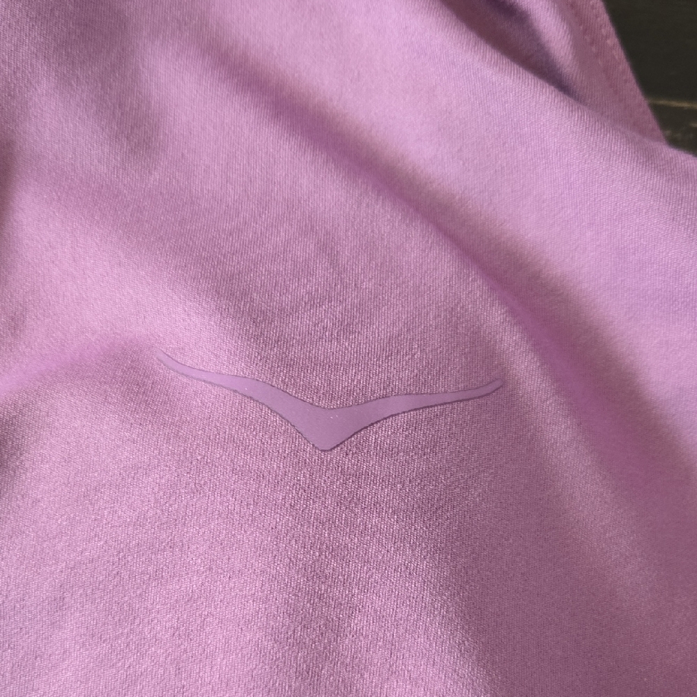 Hoka Elaro Crop Sports Bras - Picture 3 of 9